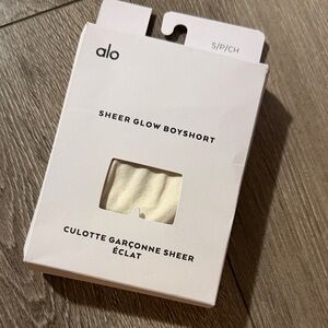 Alo Sheer Glow Boyshort ivory